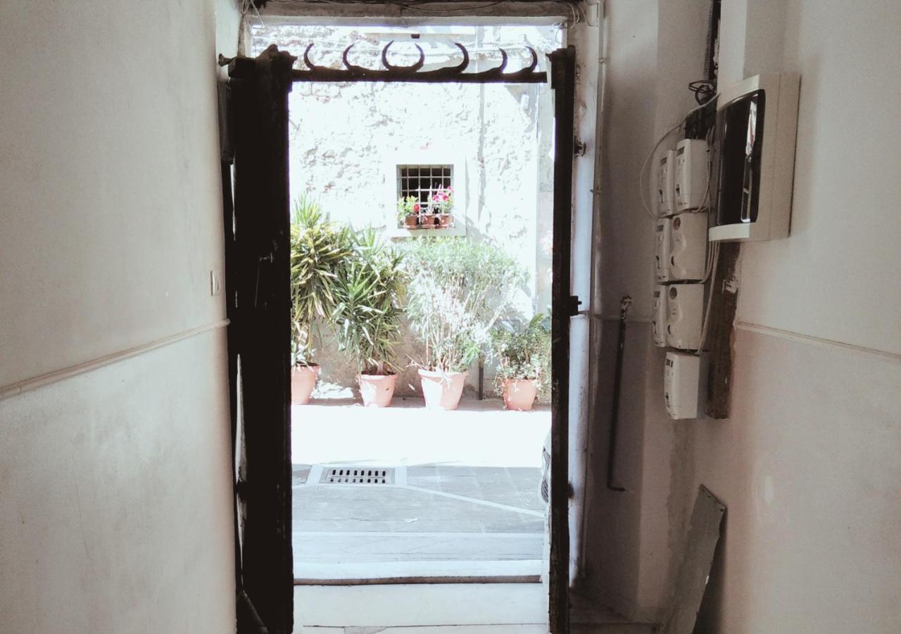 Casa Artisti Apartment Carrara Luaran gambar